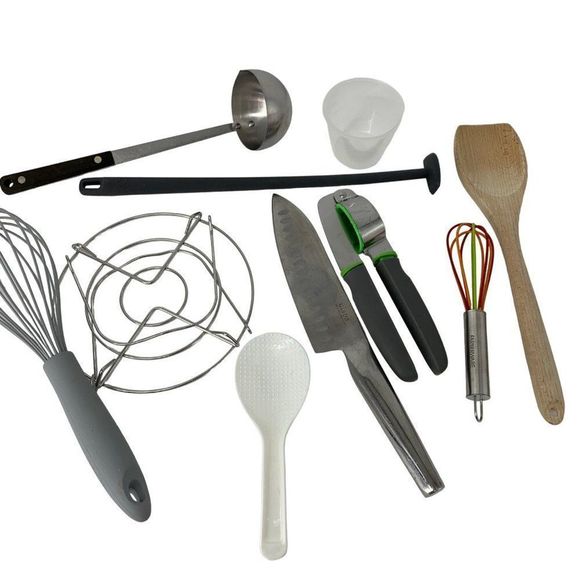 Lot of Mixed Kitchen Utensils Vitamix Scraper Garlic Press 5015 knife ladle - Picture 7 of 7